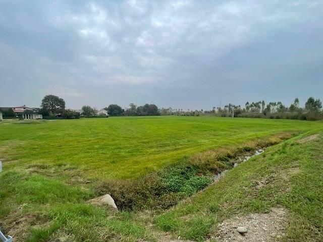 Terreno in vendita a Treviglio, Lombardia