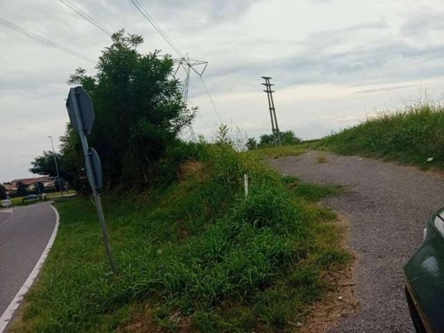 Terreno in vendita a Trezzano Rosa, Lombardia
