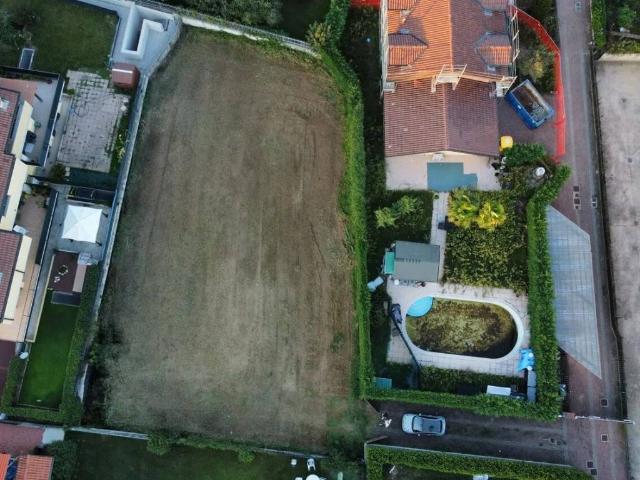 Terreno in vendita a Trezzano Rosa, Lombardia