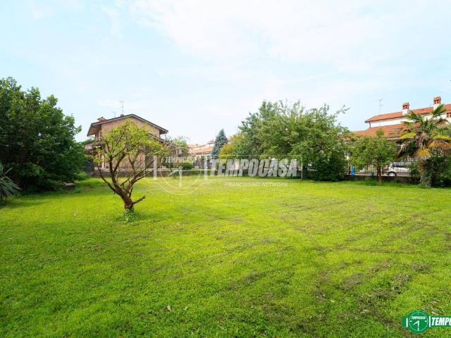 Terreno in vendita a Triuggio, Lombardia