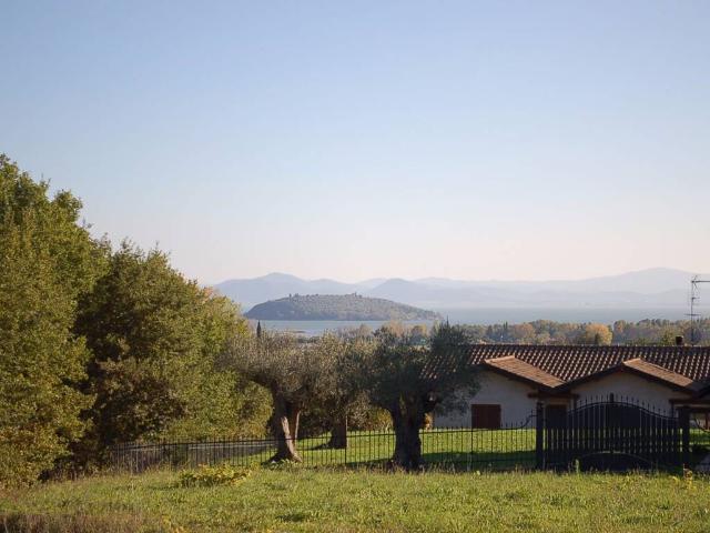 Terreno in vendita a Tuoro Sul Trasimeno, Umbria