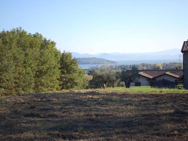Terreno in vendita a Tuoro Sul Trasimeno, Umbria