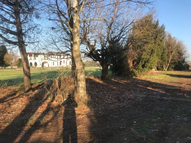 Terreno in vendita a Uboldo, Lombardia
