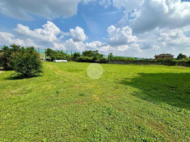 Terreno in vendita a Uboldo, Lombardia