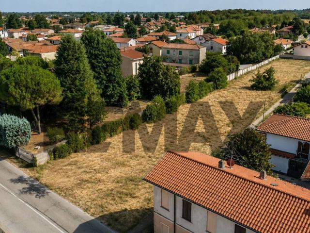 Terreno in vendita a Vanzaghello, Milano