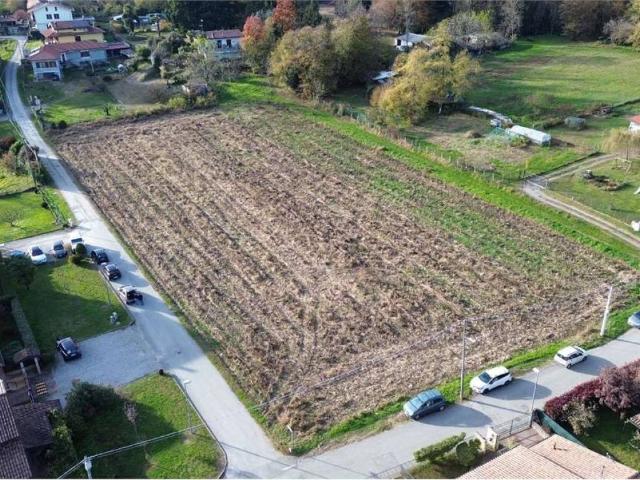 Terreno in vendita a Varallo Pombia, Novara