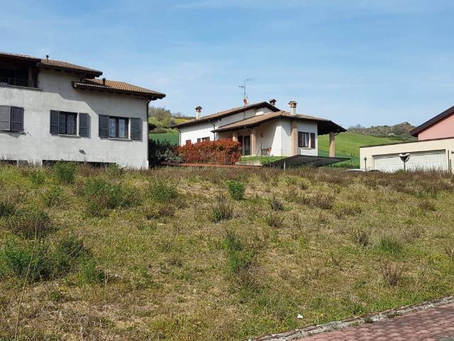 Terreno in vendita a Varano De' Melegari, Reggio Emilia