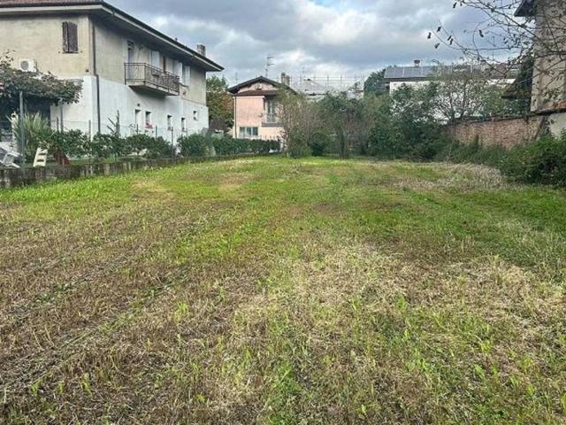 Terreno in vendita a Veduggio Con Colzano, Lombardia