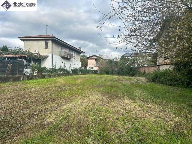 Terreno in vendita a Veduggio Con Colzano, Lombardia