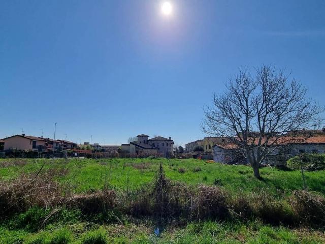 Terreno in vendita a Vellezzo Bellini, Lombardia