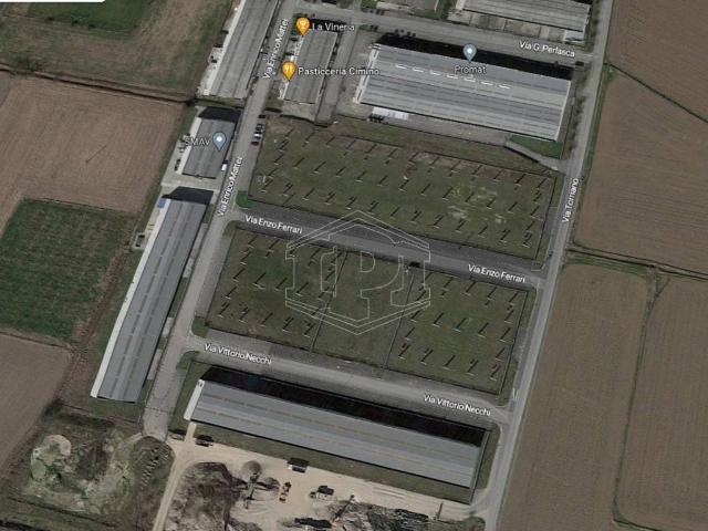 Terreno in vendita a Vellezzo Bellini, Lombardia