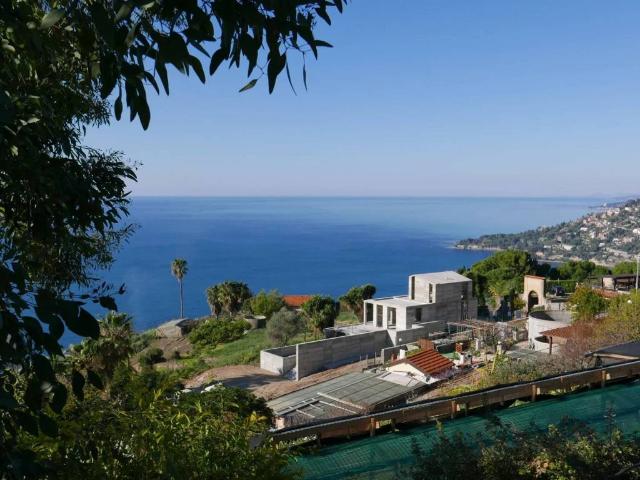 Terreno in vendita a Ventimiglia, Liguria