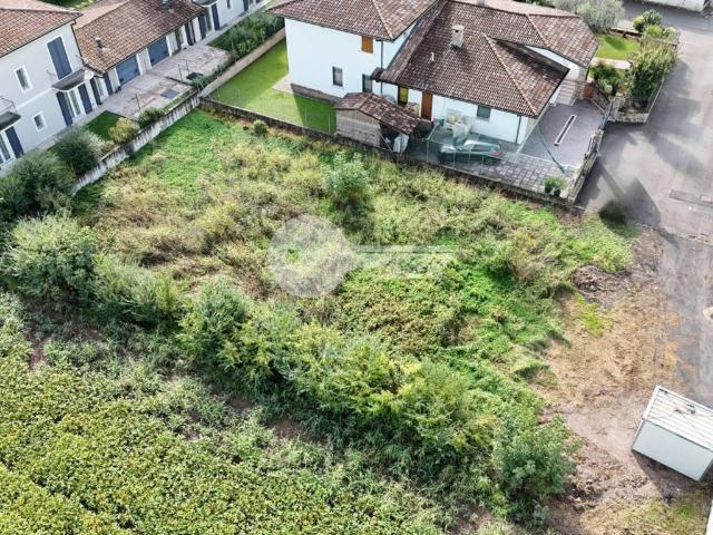 Terreno in vendita a Visano, Lombardia