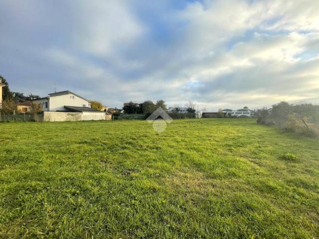Terreno in vendita a Villa Iria, Voghera