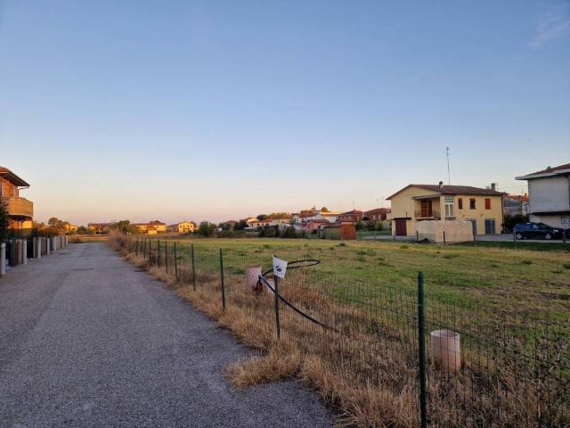 Terreno in vendita a Voghiera, Reggio Emilia