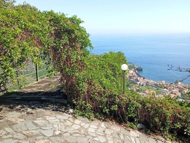 Terreno in vendita a Acireale, Sicilia