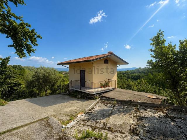 Terreno in vendita a Montecalvo Irpino, Campania