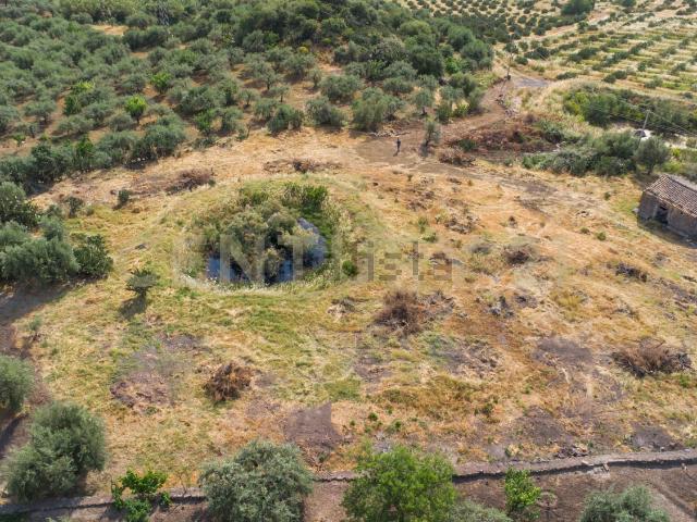 Terreno in vendita a Adrano, Sicilia