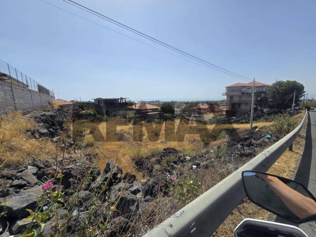 Terreno in vendita a Villaggio Le Ginestre, Belpasso