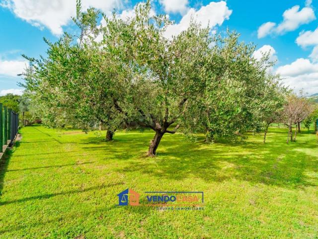 Terreno in vendita a Cinque Vie, Marina Di Massa