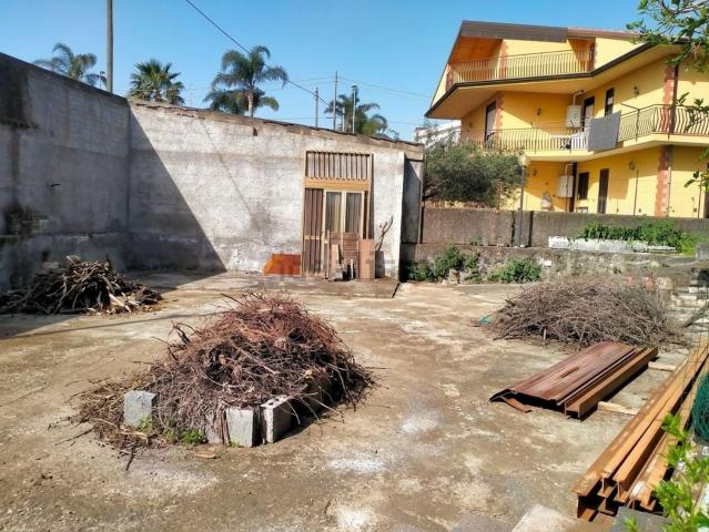 Terreno in vendita a San Giovanni La Punta, Sicilia