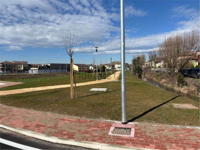 Terreno in vendita a Buttapietra, Veneto