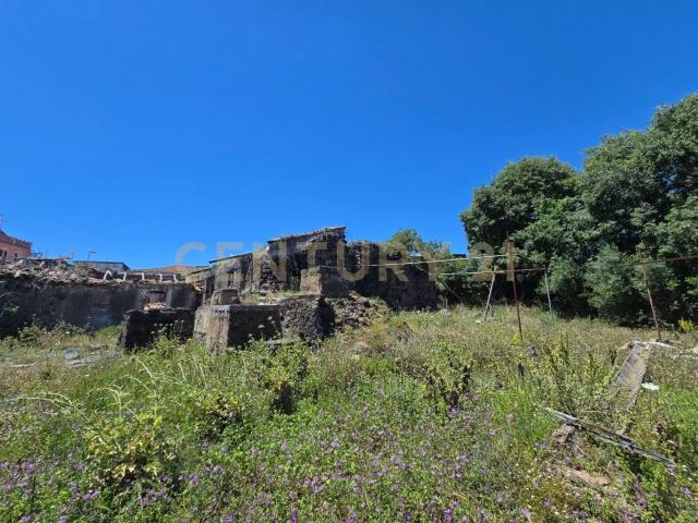 Terreno in vendita a Gravina Di Catania, Sicilia