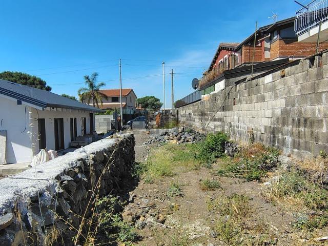 Terreno in vendita a San Giovanni La Punta, Sicilia