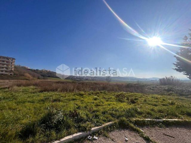 Terreno in vendita a Contrada Porticone e Villaggio Valentino, Termoli