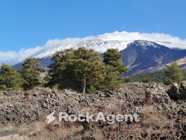 Terreno in vendita a Biancavilla, Sicilia