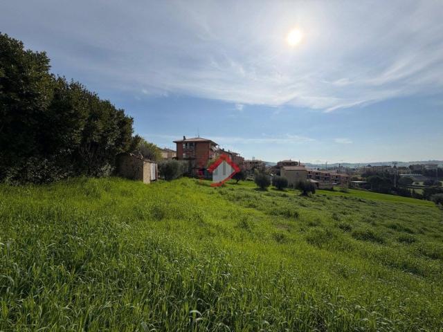 Terreno in vendita a Marche, Fermo