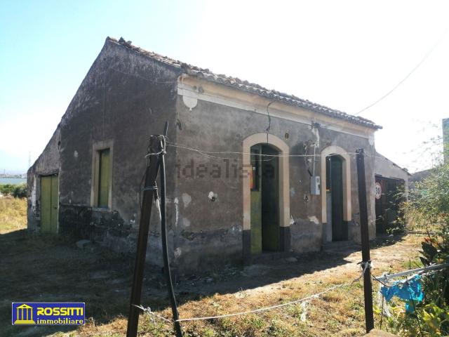 Terreno in vendita a Paternò, Sicilia