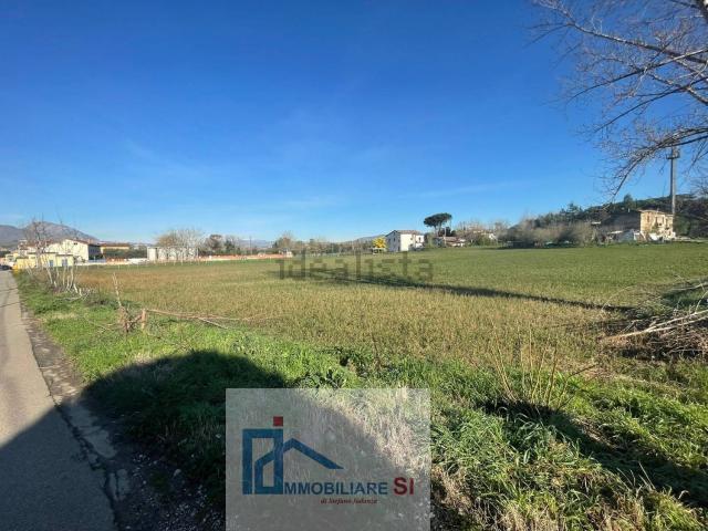 Terreno in vendita a Zona Industriale Pezzapiana, Benevento