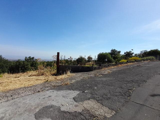 Terreno in vendita a Belpasso, Sicilia