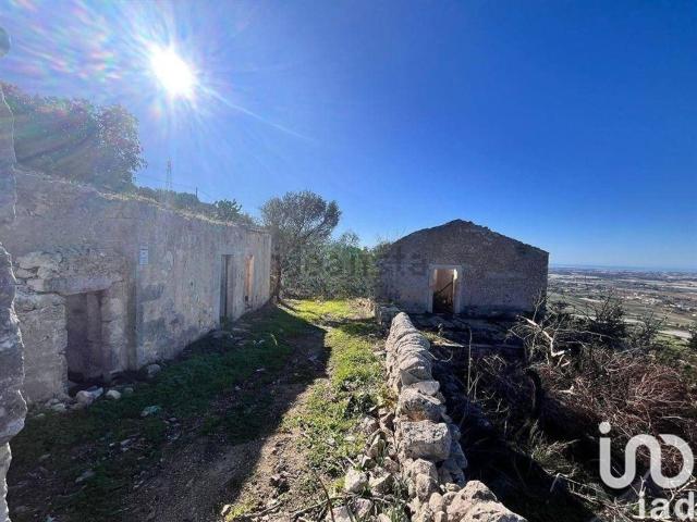 Terreno in vendita a Comiso, Sicilia