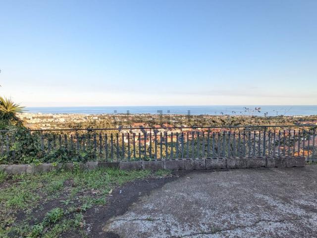 Terreno in vendita a Aci Sant'antonio, Sicilia