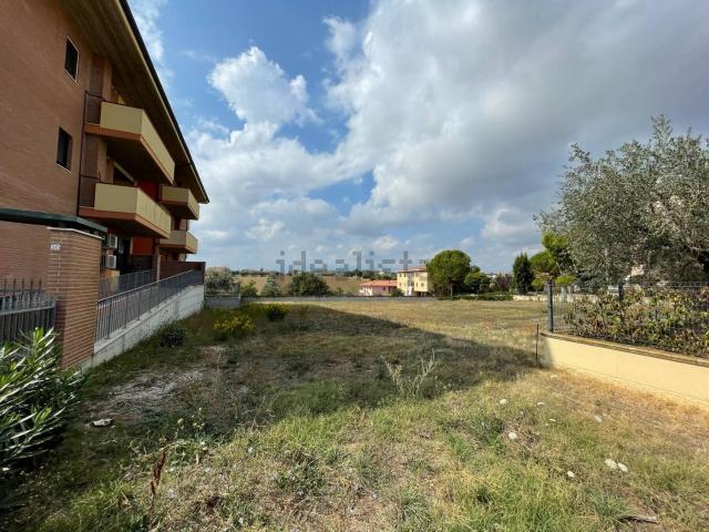Terreno in vendita a Mosciano Sant'angelo, Abruzzo