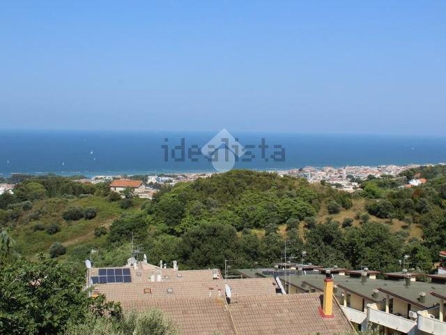 Terreno in vendita a C.da Colle Cervone, Pescara