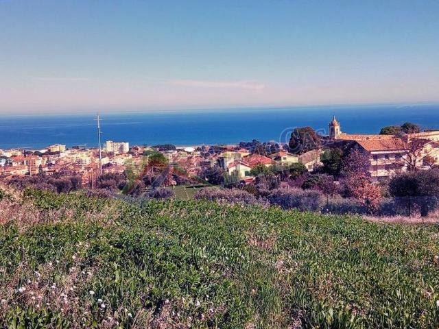 Terreno in vendita a Colledoro, Giulianova