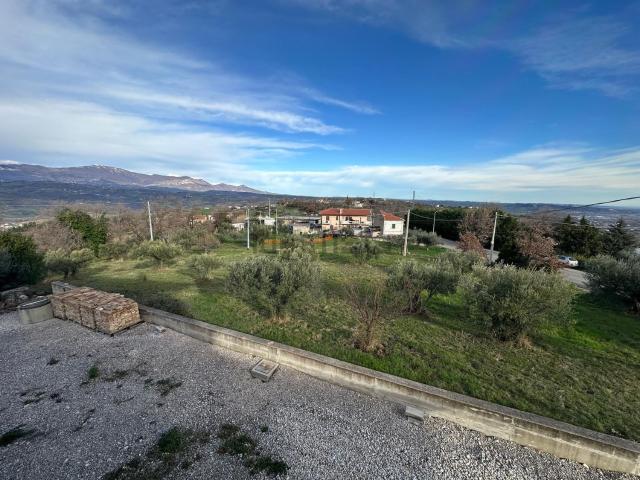 Terreno in vendita a San Valentino In Abruzzo, Abruzzo