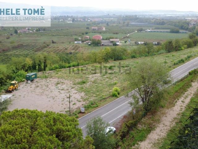Terreno in vendita a Bussolengo, Veneto