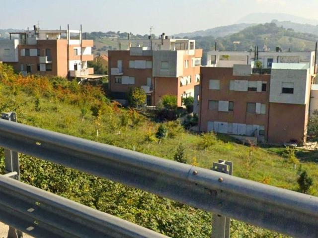 Terreno in vendita a Brecce Bianche, Marche