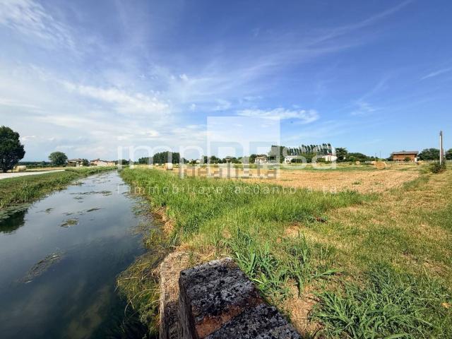 Terreno in vendita a San Biagio Di Callalta, Veneto