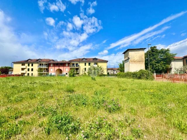 Terreno in vendita a Manzano, Friuli-Venezia Giulia
