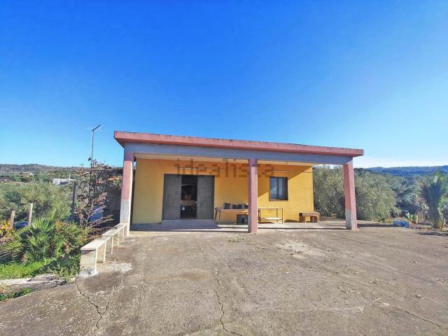 Terreno in vendita a Adrano, Sicilia