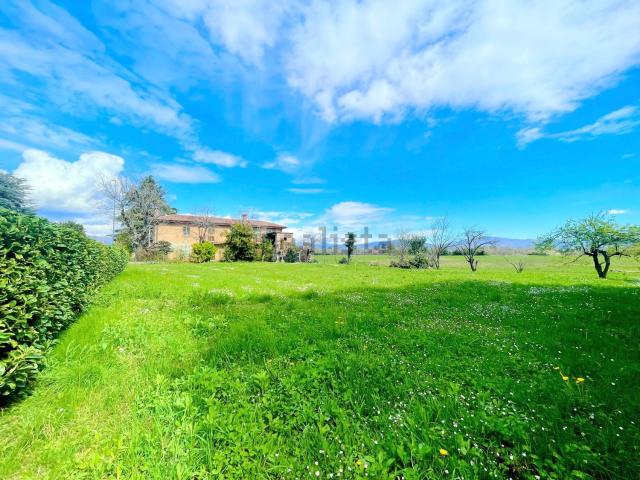 Terreno in vendita a Premariacco, Friuli-Venezia Giulia