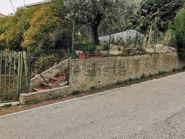 Terreno in vendita a Montesilvano Colle, Montesilvano