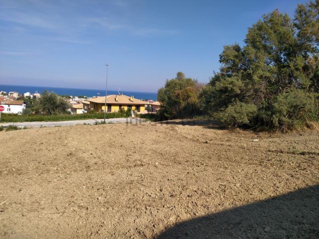 Terreno in vendita a Unione dei Comuni della Val Vibrata, Tortoreto