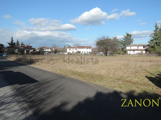 Terreno in vendita a Lucinico / Ločnik / Luzinìs, Gorizia