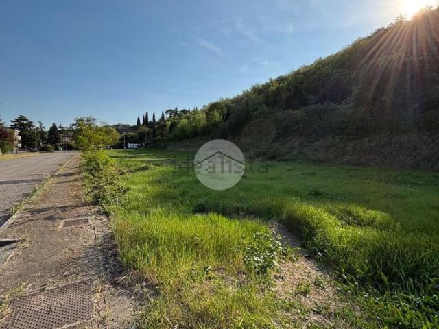 Terreno in vendita a Mezzane Di Sotto, Veneto